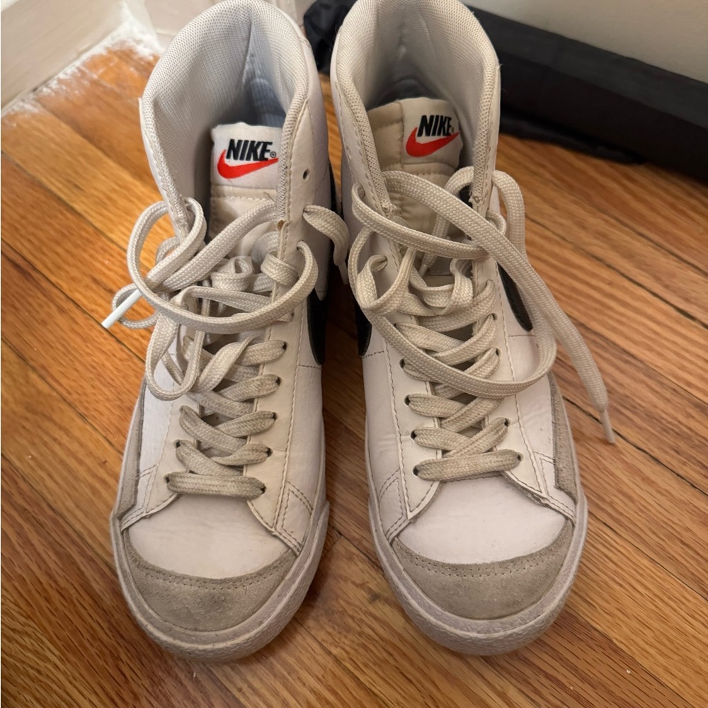 Nike Blazer Mids - image 4